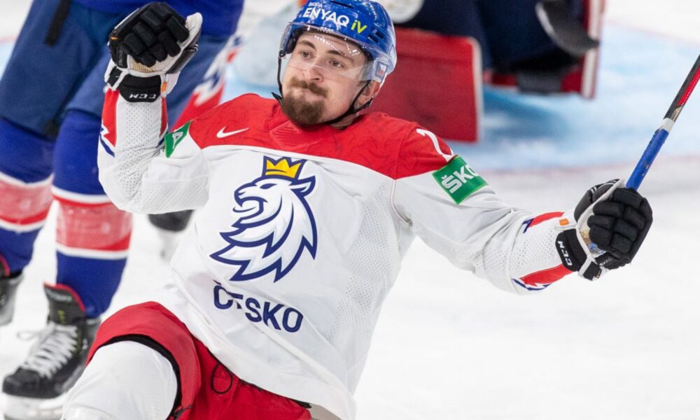 En bøyle reddet en svart kvinne fra en alvorlig skade!  De tok tester på leddbåndene mine i kabinen og det så bra ut, sa han