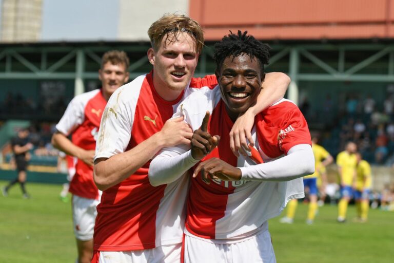 Slavia porazila Puskás Akadémii, parádním gólem se blýskl Moses Usor! Podívejte se na jeho krásnou trefu