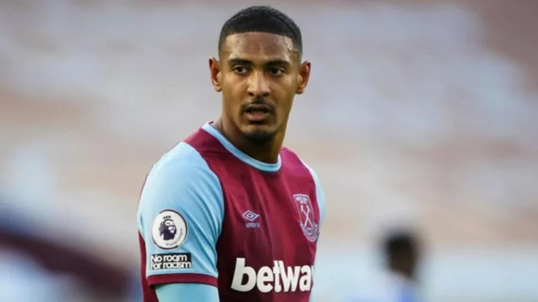 Dortmund hledá dočasnou náhradu do útoku. Sébastien Haller musí na chemoterapii