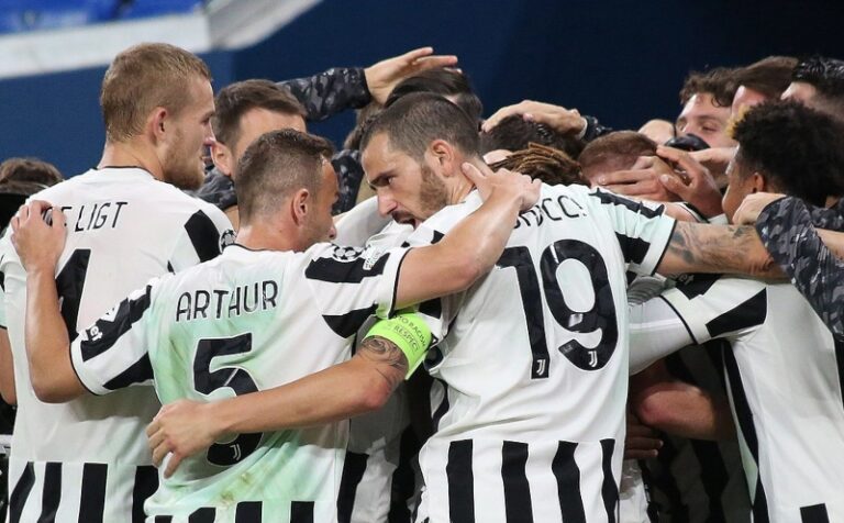 Rána jako od Ronalda! Juventus postoupil do čtvrtfinále italského poháru také díky této úžasné trefě. Cagliari schytalo čtyři branky