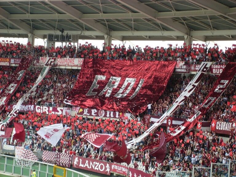 Ukázkový případ, jak neobchodovat? Před lety chtěl Turín za Belottiho nesmyslných 90 milionů, teď Zimův kapitán odchází zadarmo
