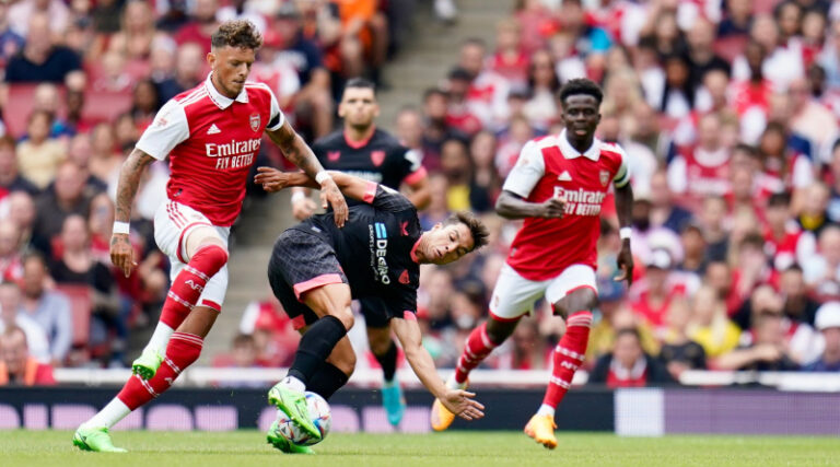 Koho pozitivně ovlivnilo odložení Premier League a komu naopak uškodilo?