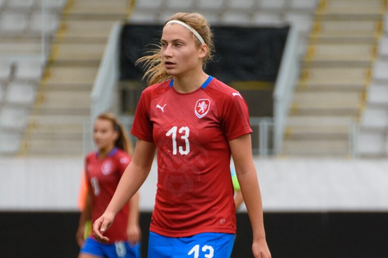 Ze Slovácka do AC Milán! Michaela Dubcová se navíc v hvězdném klubu potká se svým dvojčetem Kamilou