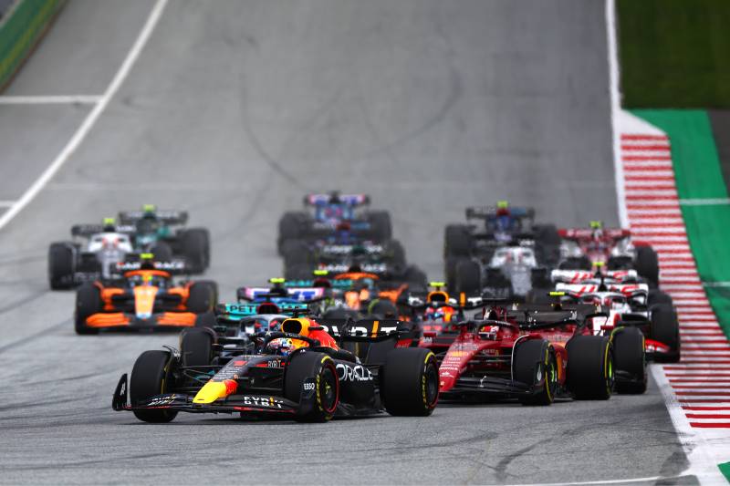 Polemiche, incompetenza FIA o buoni punti per Schumacher.  Cosa significa per la Ferrari la vittoria di Charles Leclerc?