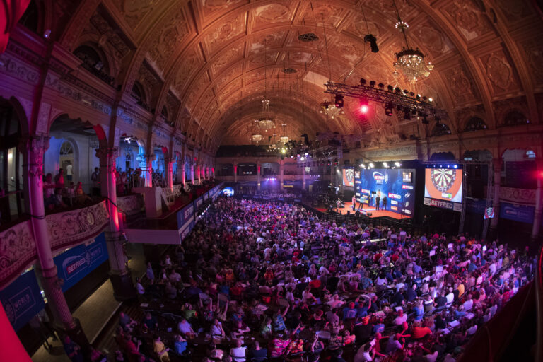 Sedláček úspěšným náhradníkem a generálka na Major. To byly další čtyři turnaje šipkového Players Championship