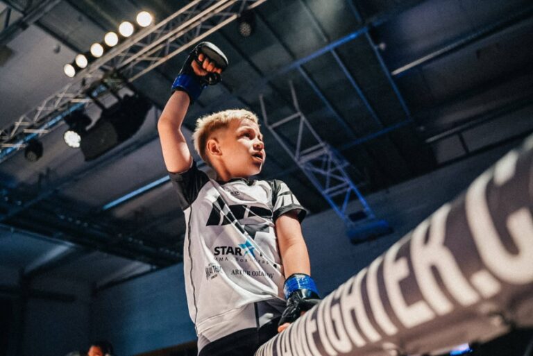 Souboj chlapců na galavečeru české MMA organizace vzbudil poprask. Oběma se však splní sen, negace plyne z neznalosti, shodují se rodiče i šéf IAF