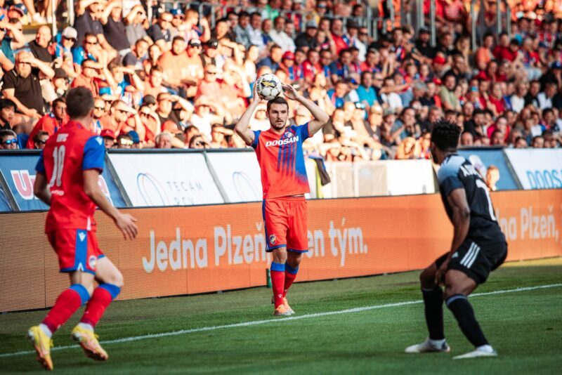 Důležité zákroky Staňka a dobrý výsledek do odvety. Plzeň rozehrála poslední boj o Ligu mistrů