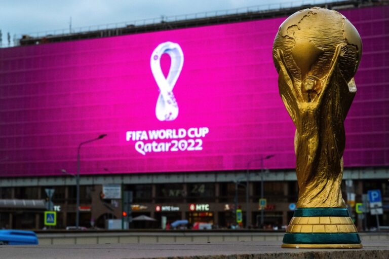 #BoycottQatar2022. Volání k akci stovky fotbalových skupin v Německu. Co žádají?