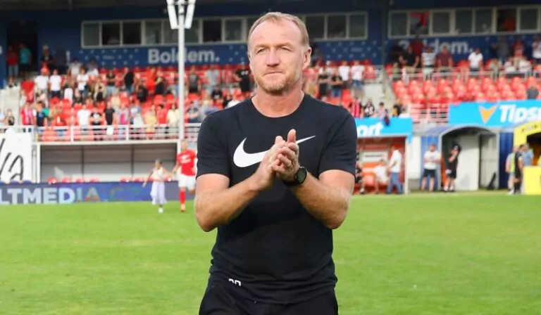 Jsem velmi zklamaný, že jsme nevstřelili branku. Deset tisíc lidí by to zasloužilo, řekl trenér Brna Dostálek po prohře se Slavií