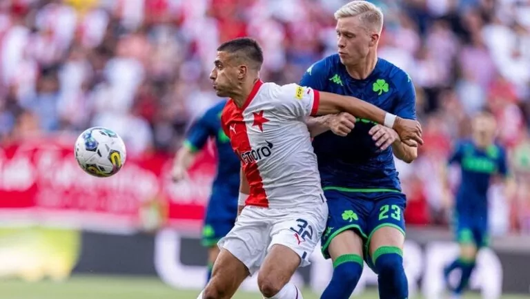 Těžkost loňské kvalifikace Slavie se ukazuje. Rakow i Panathinaikos blízko Lize mistrů