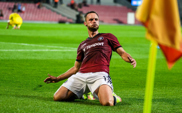 Casper Højer měl namířeno do Francie! Stade Reims nabídli slušnou částku, Sparta nesehnala náhradu