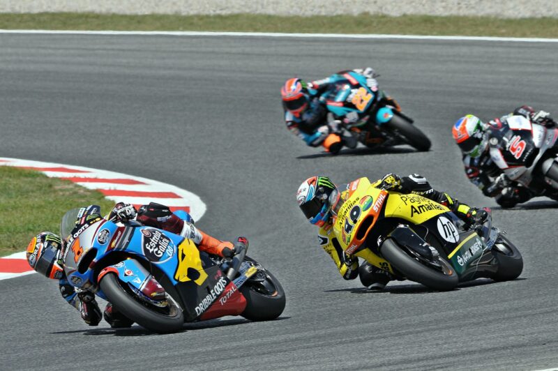 Vítěz se rozhodl až v posledním kole! Třetí triumf za sebou bral v Moto2 Fernández, Salač zajel nejlepší výsledek sezóny