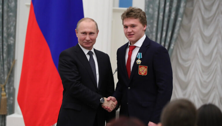Kirill Kaprizov je v pořádku v USA! Hvězda Minnesoty po peripetiích s Ruskem prchla přes Turecko