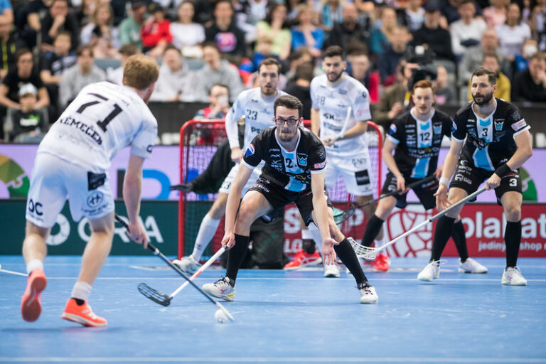 Repríza florbalového superfinále pro Tatran! Bleci vyzráli v dramatu na Chodov, Klápa hned šestkrát skóroval