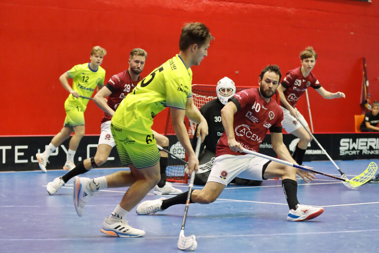První superligové kolo po pauze opanovali favoriti. Vítkovice vstřelily 15 gólů