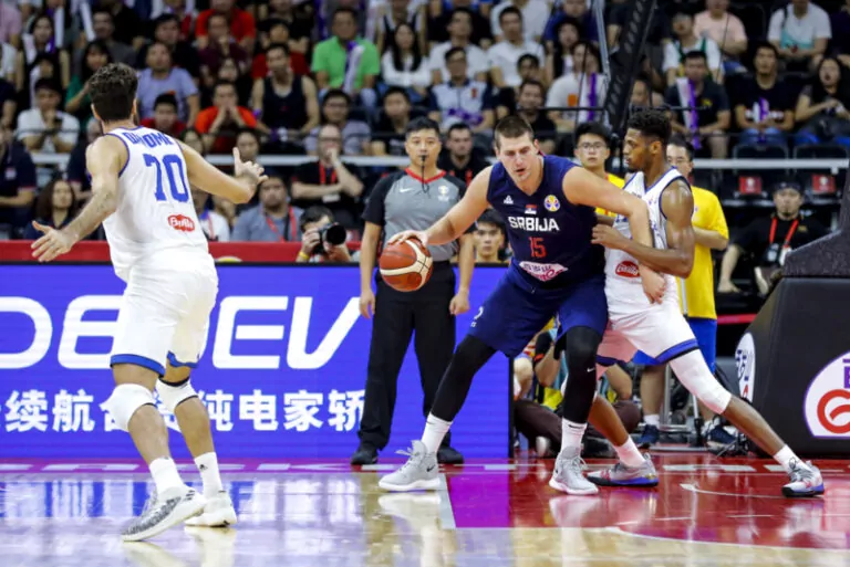 Osmifinále EuroBasketu: S turnajem se loučí několik favoritů, Češi bojovali statečně, kdo hraje čtvrtfinále?