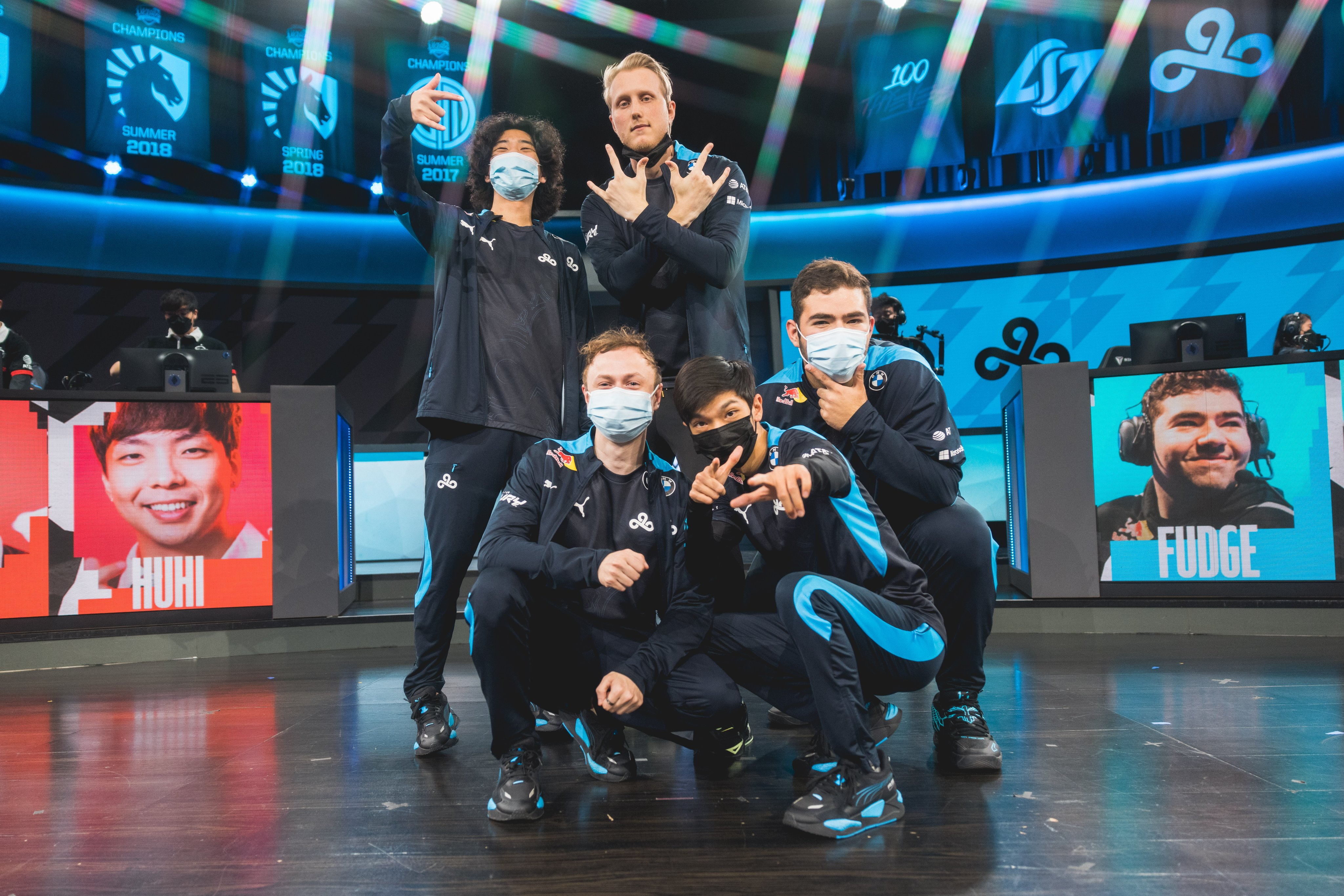 Cloud9 jsou po Jensenově backdooru ve finále LCS, TL čekají EG.