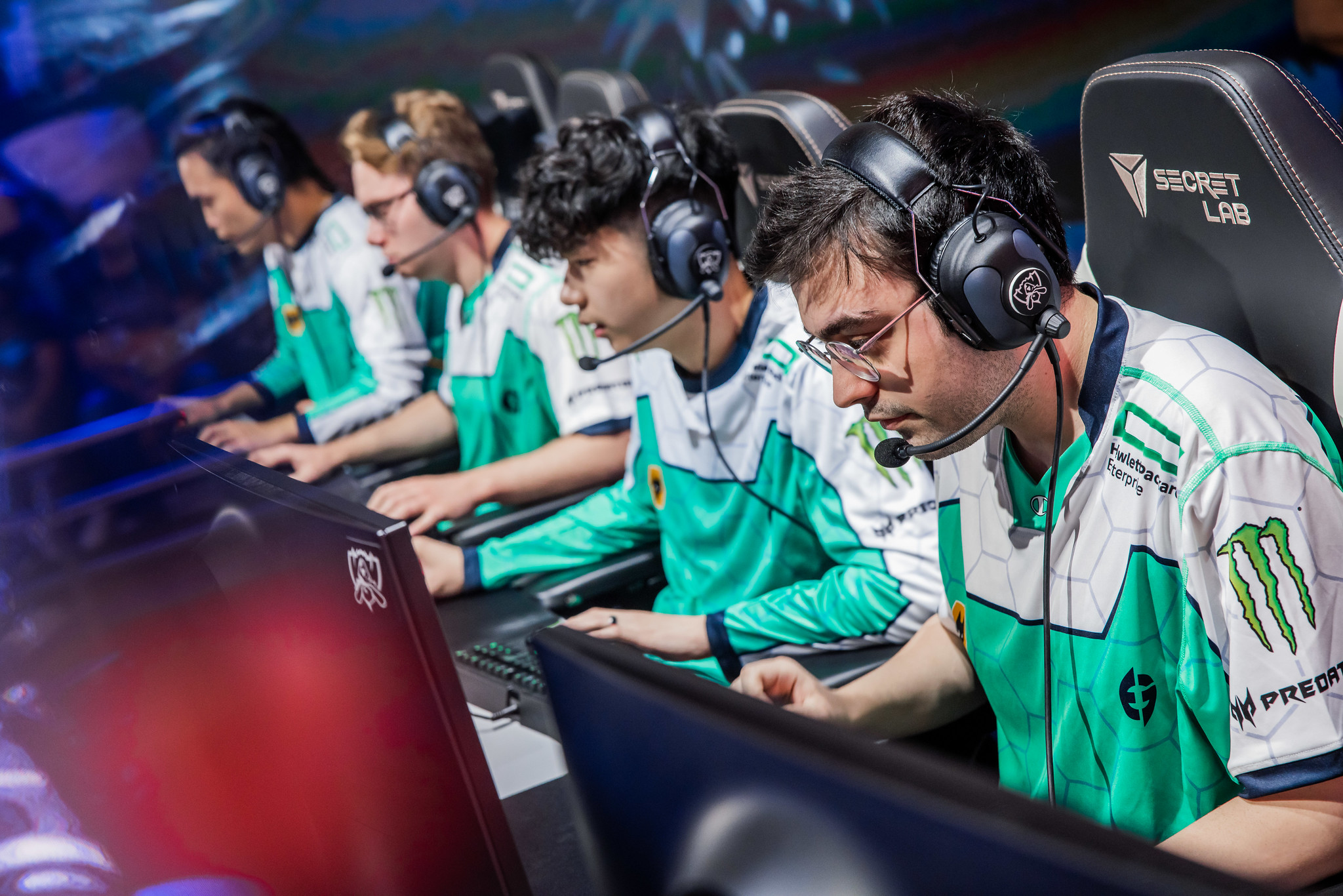 Druhý den Worlds, druhý pentakill a první ztráta pro MAD Lions
