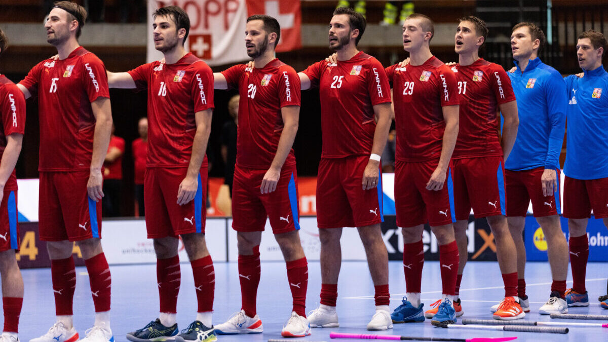 Češi prolétli základní skupinou MS ve florbale jako vítr. Nad jejich dalším osudem na turnaji se ale vznáší mrak