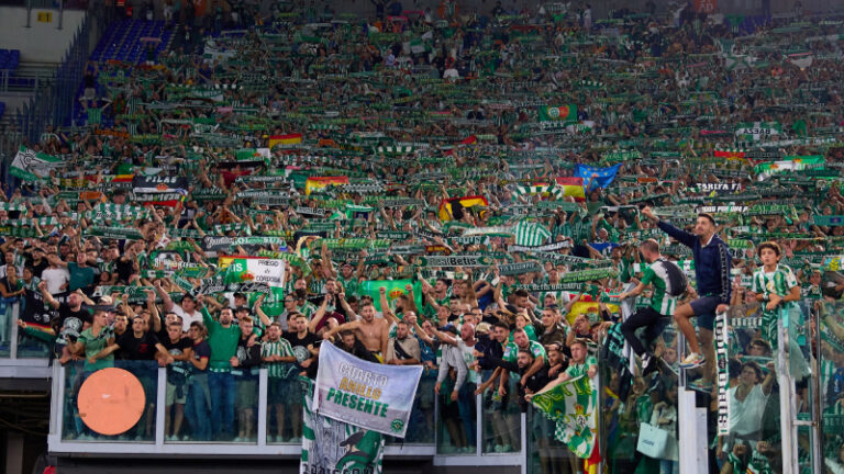 Betis převzal celý Řím! Podívejte se na peklo španělských fanoušků v Evropské lize