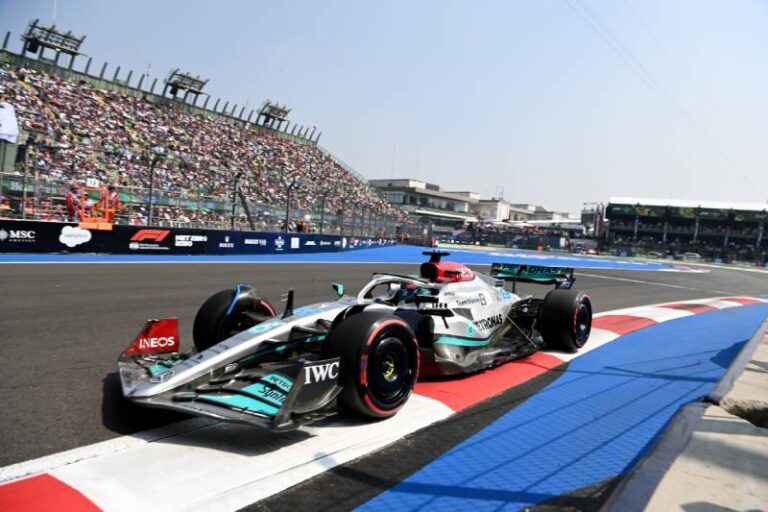Rozpočtové stropy nás neovlivnily, věří Wolff. Důvody, proč se Mercedes trápil hledá jinde
