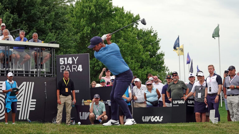PGA Tour vs. LIV Golf: Srovnání dvou golfových světů. Který je pro fanoušky atraktivnější?