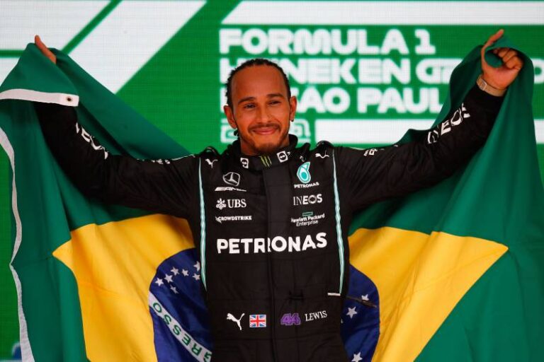 Šéf Mercedesu přirovnal Hamiltona k Michaelu Schumacherovi. Má vlastnosti, které jsem ještě neviděl, říká