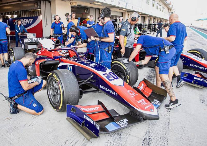 Staněk wurde in seinem ersten Qualifying in der Formel 2 Neunter und startet von Platz zwei in den Sprint am Samstag