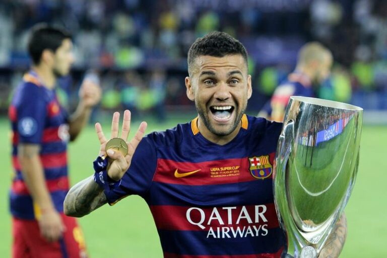 Dani Alves prozatím zůstává ve vazbě až do soudu. Ten odmítl kauci na propuštění