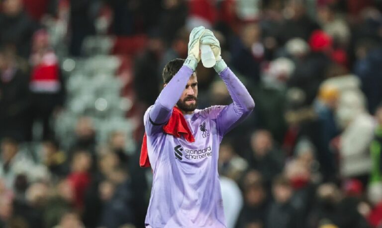 VIDEO: Alisson si zahrál na Kariuse! Wolves daroval v poháru snadný gól