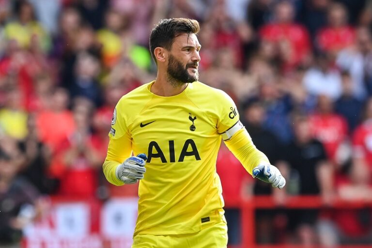 Lloris po konci v reprezentaci reaguje na fámy o vyštvání Benzemy: Všichni bychom byli raději, kdyby byl vítěz Zlatého míče v týmu
