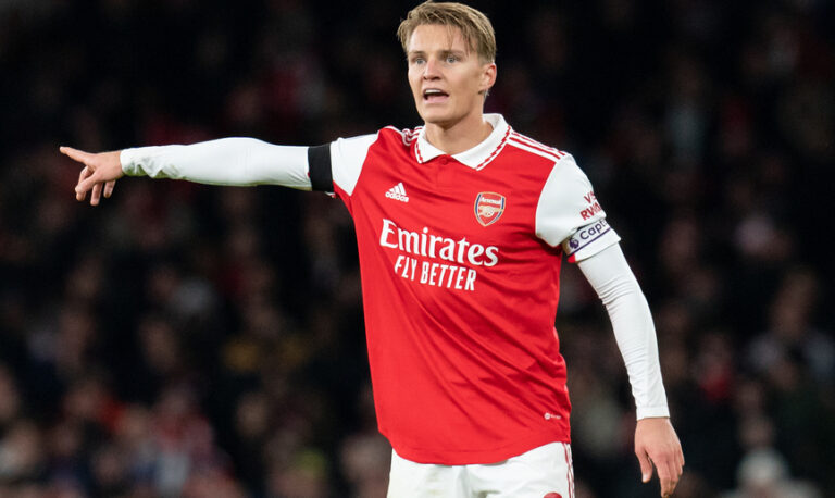 Arsenal slaví postup v Lize mistrů z prvního místa! Před vlastními fanoušky uštědřil debakl hráčům Lens