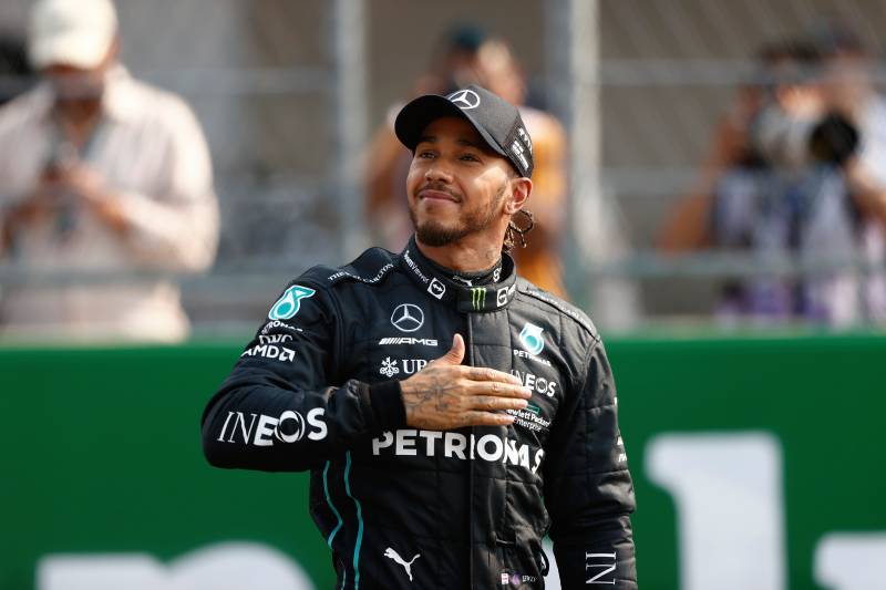 Lewis-Hamilton-Mercedes-AMG-Petronas-F1-1