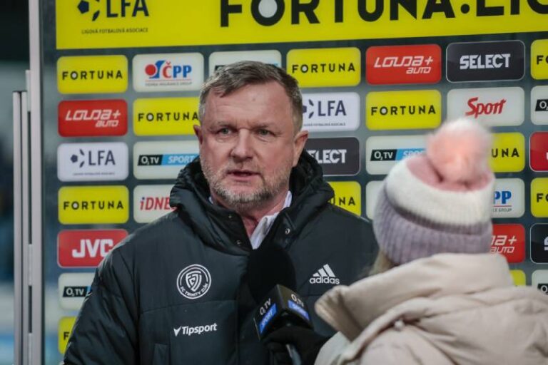 Fotbal je dnes už jinde, Zlín zírá do propasti. Proč trenér Vrba nedokáže tým pozvednout?