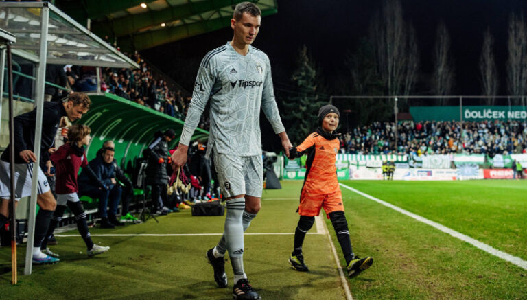 Matěj Kovář nastoupil za Manchester United v přípravném utkání a zanechal skvělý dojem. Jak na něho reagují fanoušci?