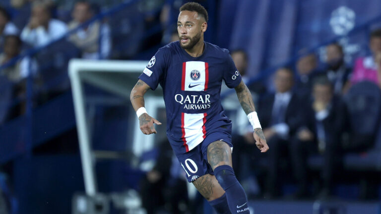 VIDEO: Dvě parádní branky a asistence patičkou! Neymar neskutečným výkonem zachraňuje katastrofální turné PSG v Japonsku!