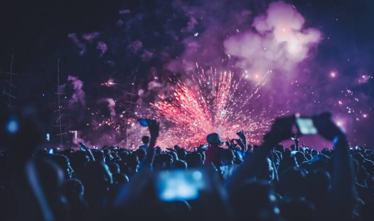 100 tisíc fanoušků Newcastlu vzalo Londýn doslova útokem! Podívejte se na jejich noční řádění