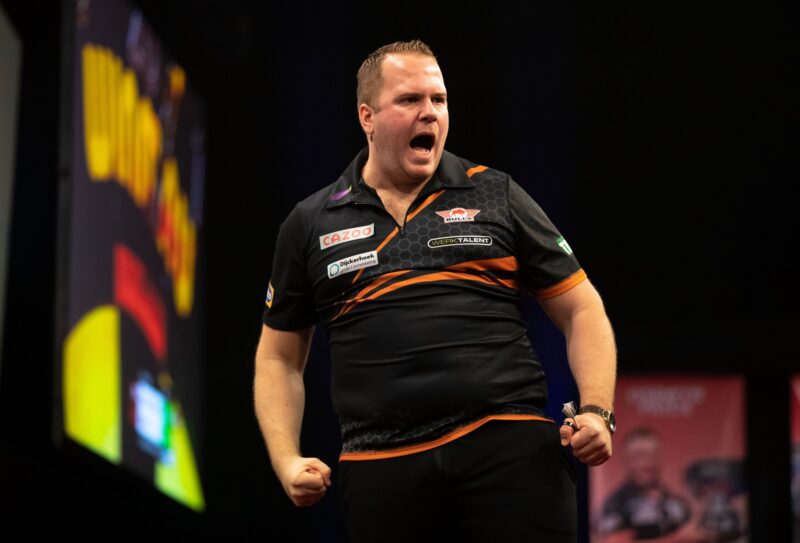 Wigan českým šipkařům nesedl. Van Duijvenbode s třetím titulem z Players Championship