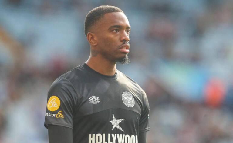 Anglický fotbalista Ivan Toney byl suspendován na 8 měsíců, důvodem je porušení sázkařských pravidel!