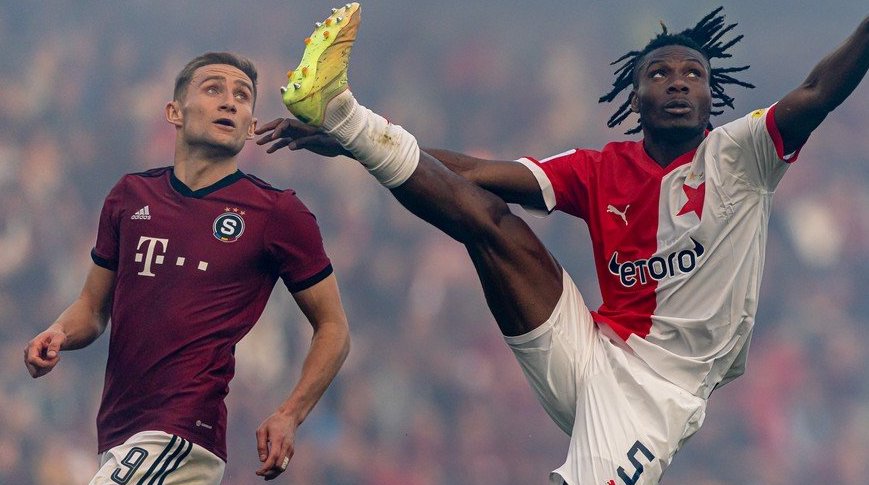 Igoh Ogbu, Jan Kuchta, Slavia Sparta, derby