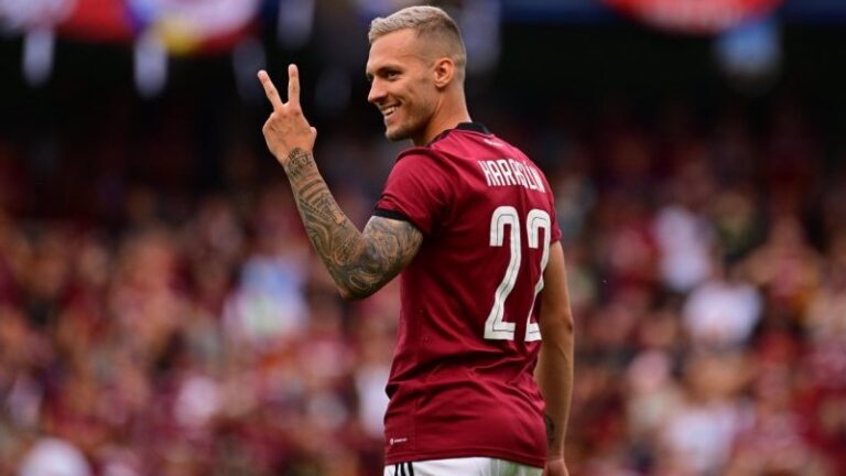 Haraslín si věřil na hattrick, musel ale střídat. Trenér měl se mnou jiné plány, uražený ale nebudu