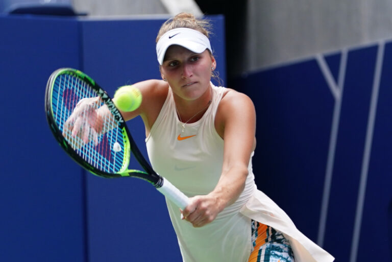 Česko má třetí šampionku ženské dvouhry na Wimbledonu! Markéta Vondroušová ve finále porazila soupeřku z Tuniska