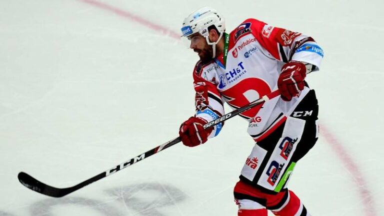 Plzeň prohrála v Pardubicích 0:5. Jandač nešetřil kritikou především kvůli zbytečným vyloučením