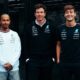 Lewis Hamilton, Toto Wolff, George Russell, Mercedes F1