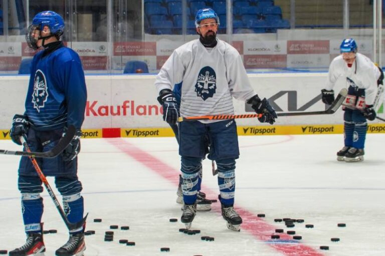 Kladno získalo další posilu! Do útoku přichází zkušený a bojovný forvard Jarůšek. Vyhnou se Rytíři baráži?