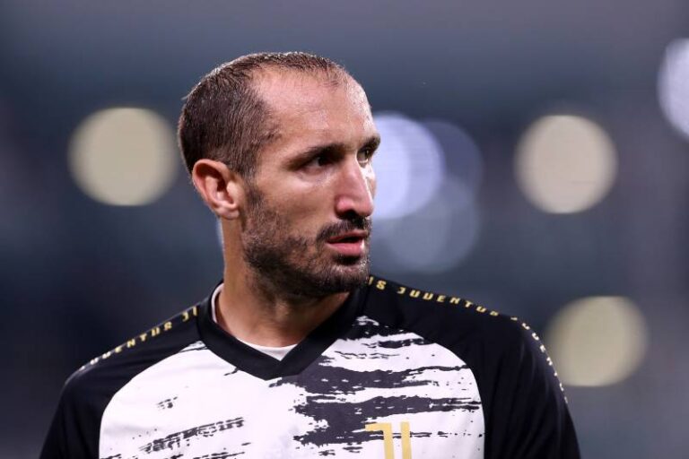 VIDEO: Emoce v Campeones Cupu! Chiellini nakopl míčem svého soupeře a vyvolal šarvátku mezi hráči
