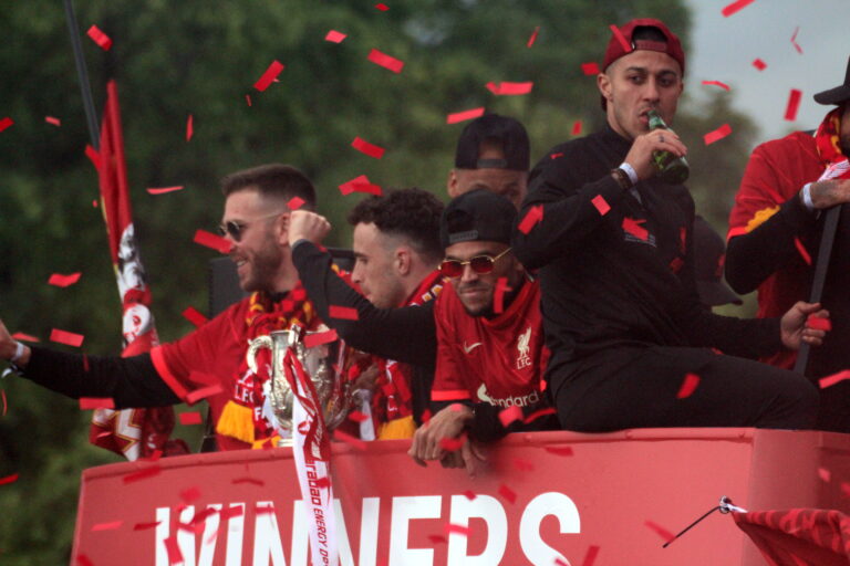 VIDEO: Góly jako na Playstationu! Szoboslai a Jota řídili obrat Liverpoolu neskutečnými brankami