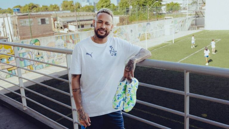 Neymar chtěl zpět do Barcelony. Ta však neměla zájem a místo něj chce podepsat Chiesu