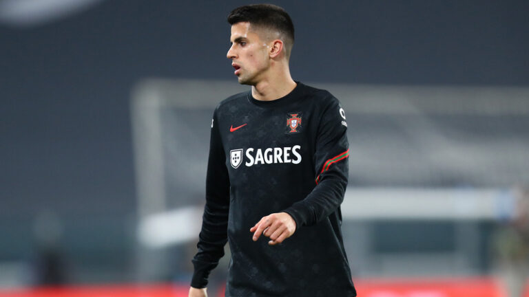 Cancelo sepsul fanoušky Barcelony prosící o fotku: Jste tak otravní! To tu budete každý den?