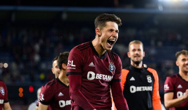 Žhavé zboží na vývoz ze Sparty! Mladý reprezentant se stále zlepšuje a poutá pozornost dvou znepřátelených velkoklubů